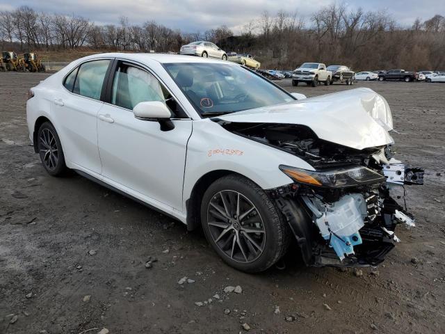 4T1G11AK7PU825095 - 2023 TOYOTA CAMRY SE NIGHT SHADE WHITE photo 4