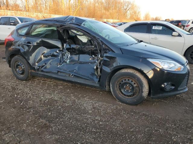 1FADP3K24EL460027 - 2014 FORD FOCUS SE BLACK photo 4