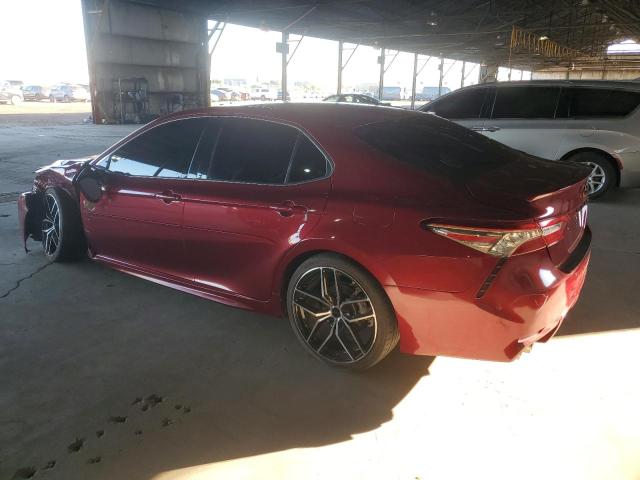 4T1B61HK4JU661815 - 2018 TOYOTA CAMRY XSE RED photo 2