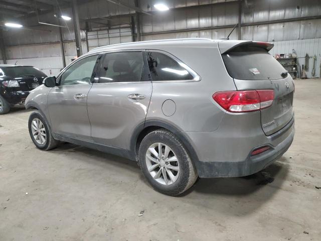 5XYPG4A57JG388500 - 2018 KIA SORENTO LX GRAY photo 2