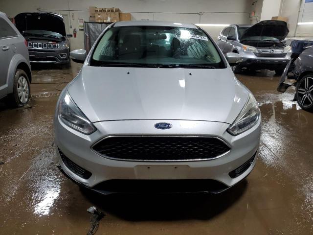 1FADP3K21GL320200 - 2016 FORD FOCUS SE SILVER photo 5