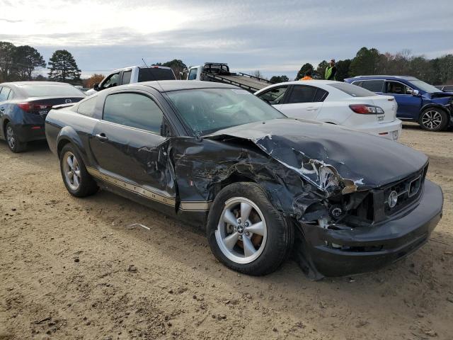 1ZVFT80N375274122 - 2007 FORD MUSTANG GRAY photo 4