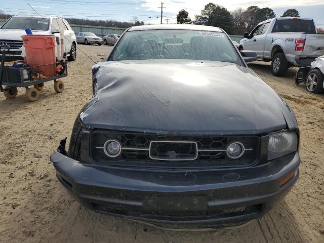 1ZVFT80N375274122 - 2007 FORD MUSTANG GRAY photo 5
