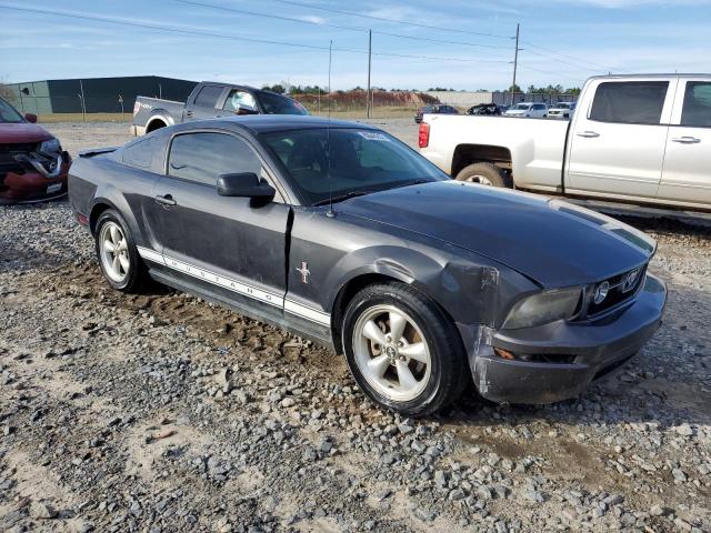 1ZVFT80N675364770 - 2007 FORD MUSTANG GRAY photo 4