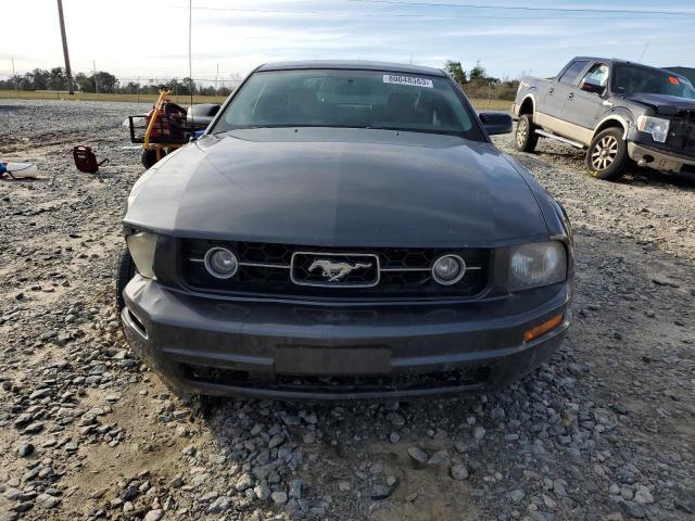 1ZVFT80N675364770 - 2007 FORD MUSTANG GRAY photo 5