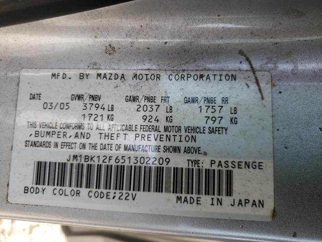 JM1BK12F651302209 - 2005 MAZDA 3 I SILVER photo 12