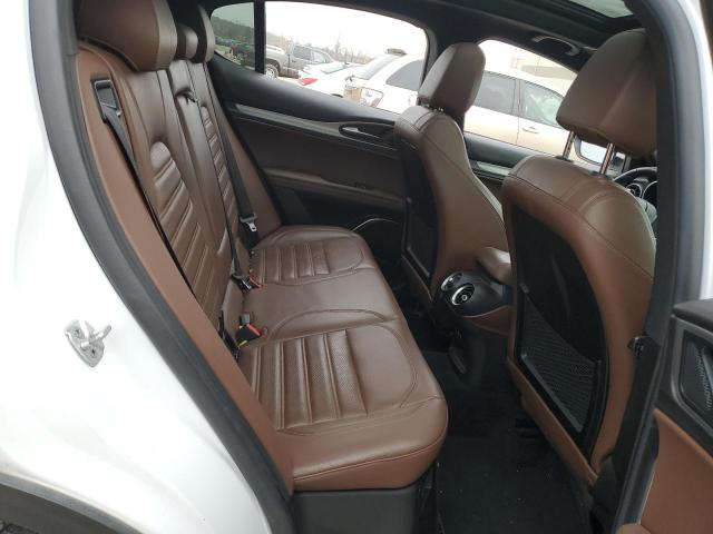 ZASFAKNN5J7C01013 - 2018 ALFA ROMEO STELVIO TI SPORT WHITE photo 11