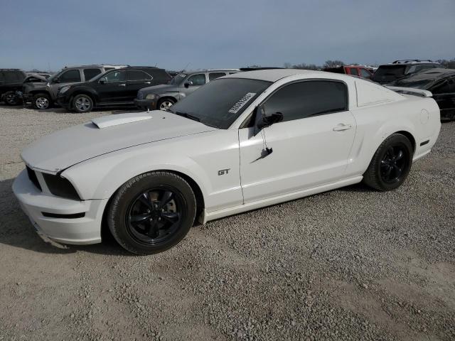 1ZVHT82H375208590 - 2007 FORD MUSTANG GT WHITE photo 1