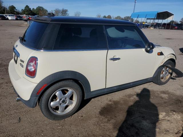 WMWSU3C57BT181828 - 2011 MINI COOPER CREAM photo 3