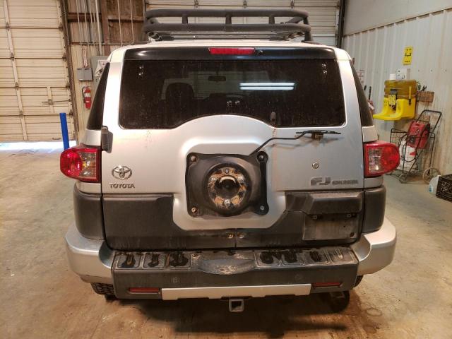 JTEZU11F08K005487 - 2008 TOYOTA FJ CRUISER SILVER photo 6