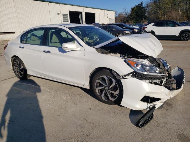 1HGCR2F79HA118106 - 2017 HONDA ACCORD EX WHITE photo 4