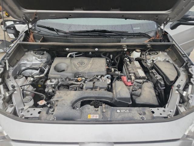 2T3W1RFV7PC214876 - 2023 TOYOTA RAV4 XLE ვერცხლისფერი ფოტო 12