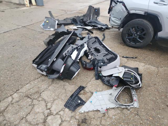 2T3W1RFV7PC214876 - 2023 TOYOTA RAV4 XLE ვერცხლისფერი ფოტო 13