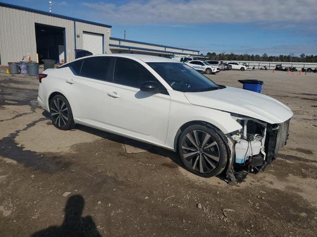 1N4BL4CV0MN415705 - 2021 NISSAN ALTIMA SR WHITE photo 4