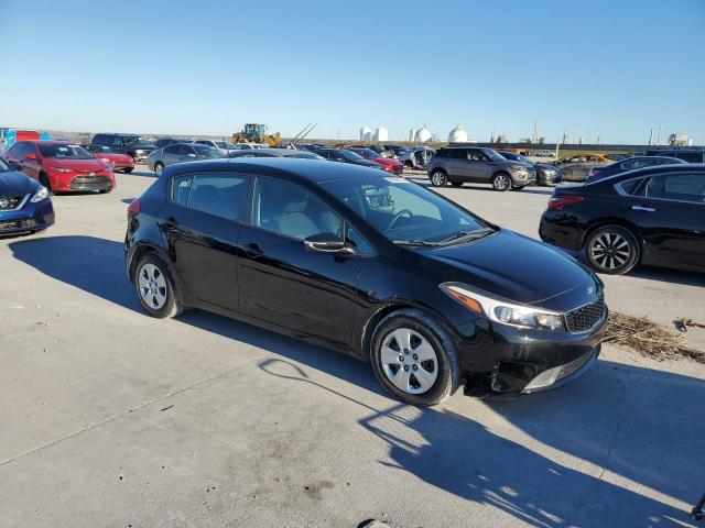 KNAFK5A81H5721218 - 2017 KIA FORTE LX BLACK photo 4