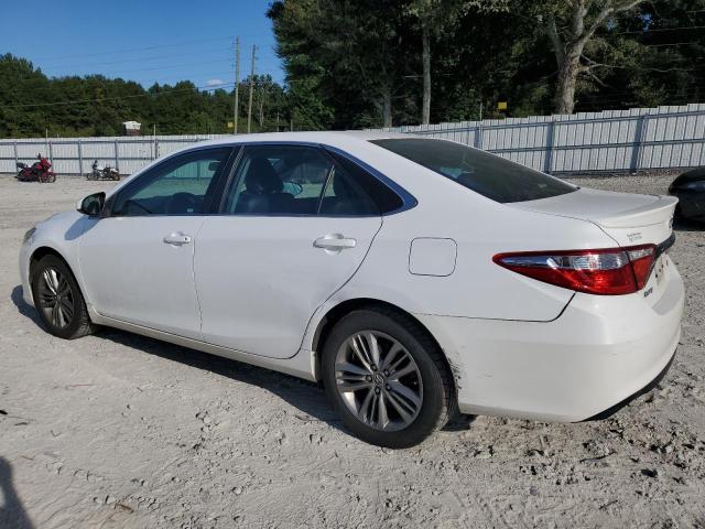 4T1BF1FK1GU530997 - 2016 TOYOTA CAMRY LE WHITE photo 2