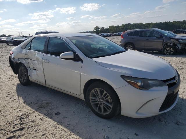 4T1BF1FK1GU530997 - 2016 TOYOTA CAMRY LE WHITE photo 4