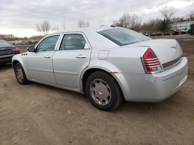 2C3JA53G45H641585 - 2005 CHRYSLER 300 TOURING SILVER photo 2