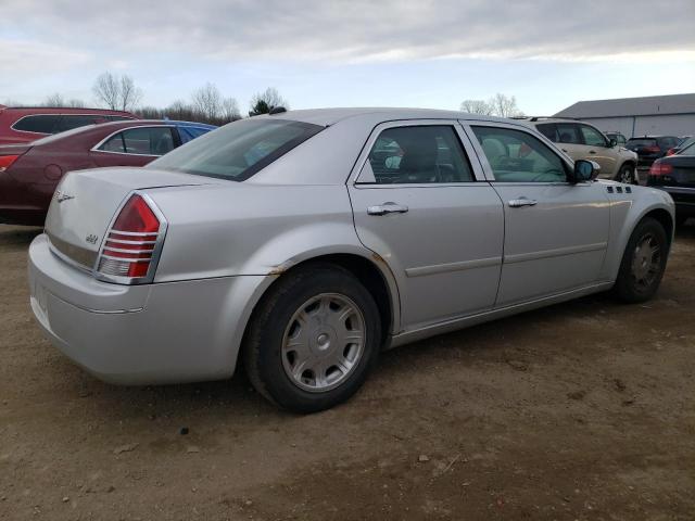 2C3JA53G45H641585 - 2005 CHRYSLER 300 TOURING SILVER photo 3