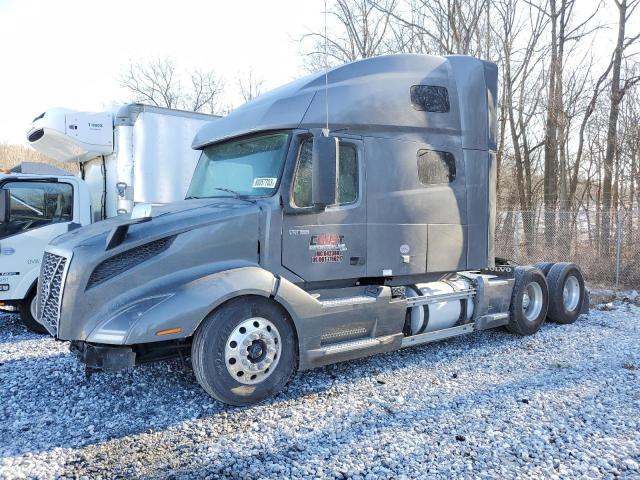 4V4NC9EJ3PN312916 - 2023 VOLVO VN VNL GRAY photo 2