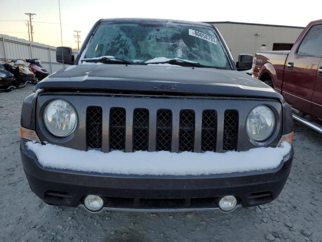 1C4NJRFB8GD627483 - 2016 JEEP PATRIOT LATITUDE GRAY photo 5