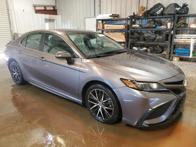 4T1G11AK0NU661556 - 2022 TOYOTA CAMRY SE 灰色 照片 4