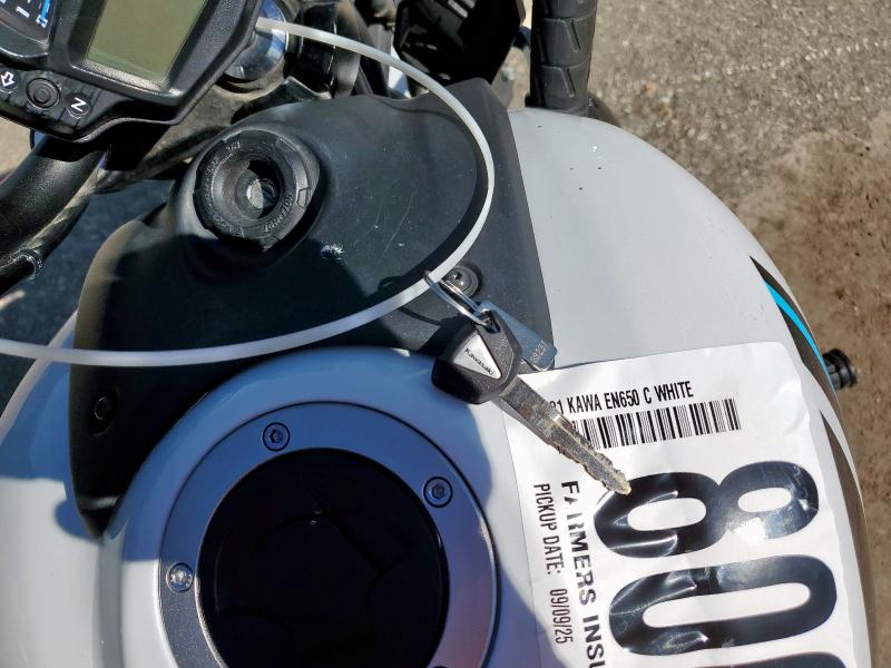 JKAENEC12MDA03678 - 2021 KAWASAKI EN650 C 白色 照片 8