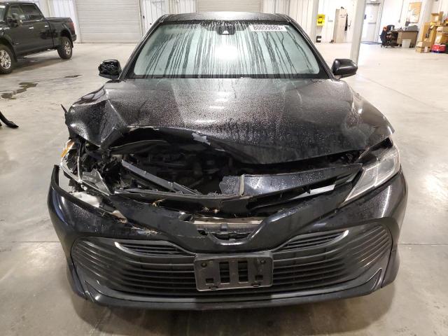 4T1B11HKXKU199499 - 2019 TOYOTA CAMRY L BLACK photo 5
