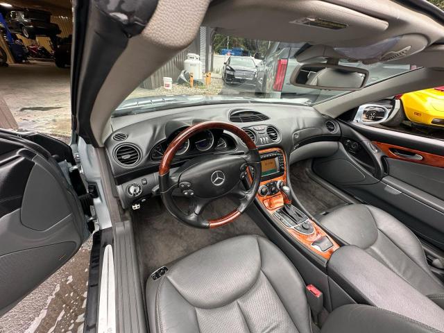 WDBSK75F43F045337 - 2003 MERCEDES-BENZ SL 500R GRAY photo 13