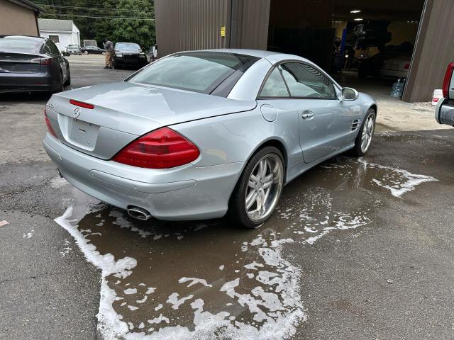 WDBSK75F43F045337 - 2003 MERCEDES-BENZ SL 500R GRAY photo 4
