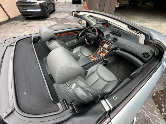 WDBSK75F43F045337 - 2003 MERCEDES-BENZ SL 500R GRAY photo 5