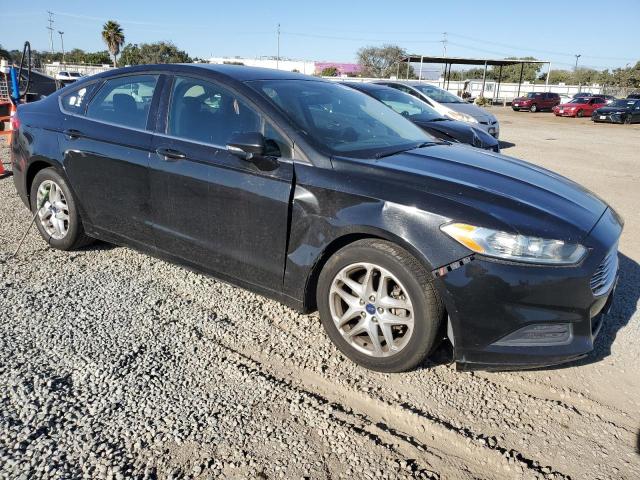 3FA6P0H72FR131310 - 2015 FORD FUSION SE BLACK photo 4