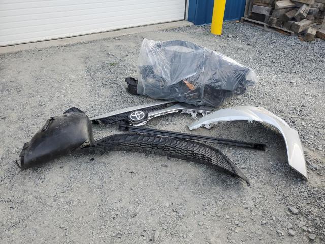 5YFBPMBE4MP269506 - 2021 TOYOTA COROLLA LE Серебристый фото 12