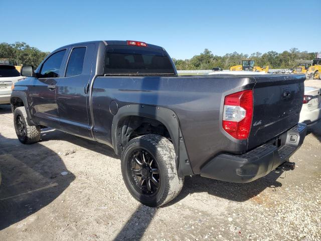 5TFUM5F17FX062000 - 2015 TOYOTA TUNDRA DOUBLE CAB SR/SR5 GRAY photo 2
