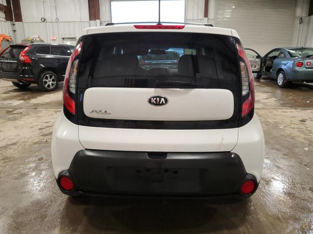 KNDJN2A27G7373717 - 2016 KIA SOUL WHITE photo 6