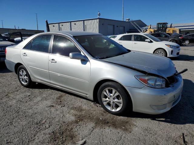 4T1BF32K34U578112 - 2004 TOYOTA CAMRY LE SILVER photo 4