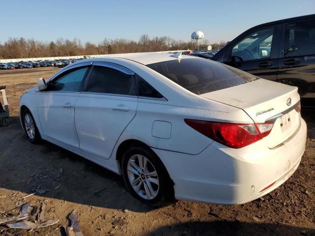 5NPEB4AC2BH300760 - 2011 HYUNDAI SONATA GLS WHITE photo 2