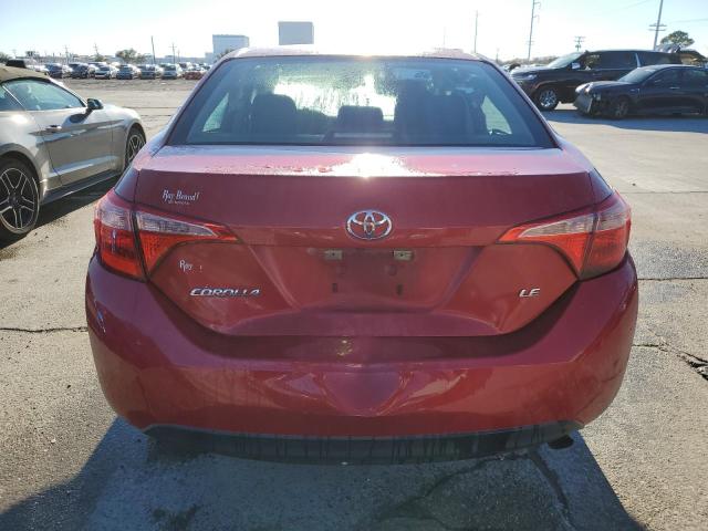 5YFBURHE5JP790775 - 2018 TOYOTA COROLLA L RED photo 6