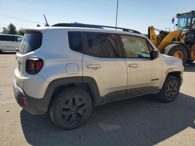 ZACCJBAB6JPJ23865 - 2018 JEEP RENEGADE SPORT SILVER photo 3