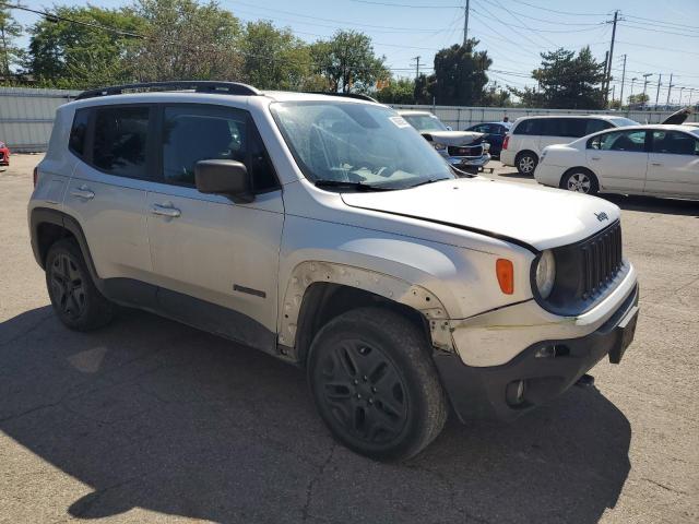 ZACCJBAB6JPJ23865 - 2018 JEEP RENEGADE SPORT SILVER photo 4