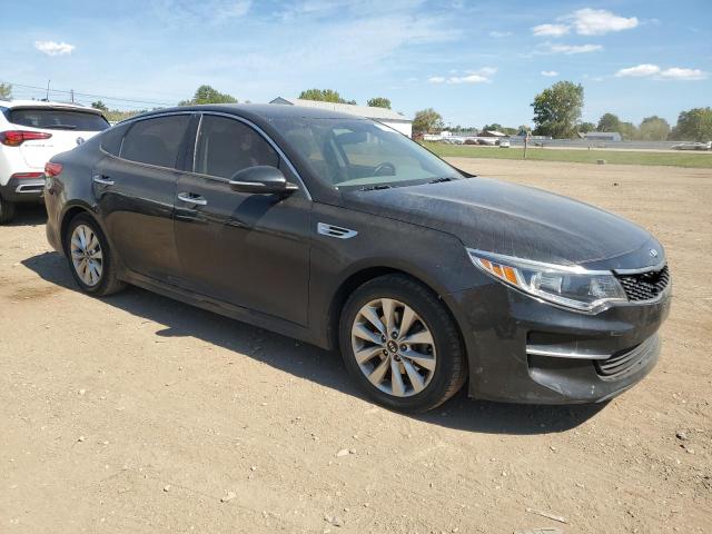 5XXGU4L36JG256952 - 2018 KIA OPTIMA EX BLACK photo 4