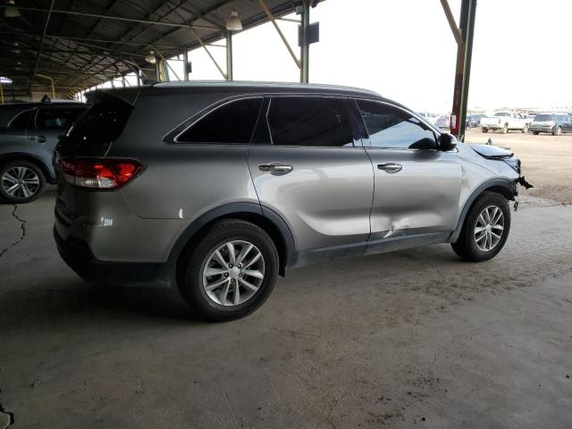 5XYPG4A34JG367117 - 2018 KIA SORENTO LX SILVER photo 3