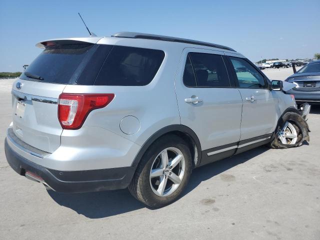 1FM5K7D83JGB26589 - 2018 FORD EXPLORER XLT Silber Foto 3