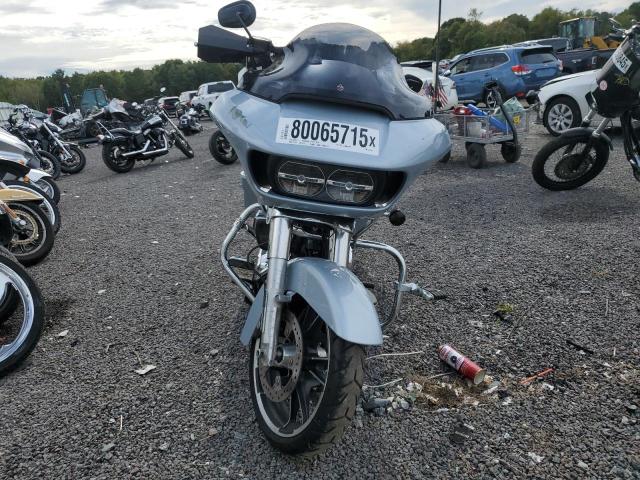 1HD1KHC11PB647067 - 2023 HARLEY-DAVIDSON FLTRX Srebrny zdjęcie 2