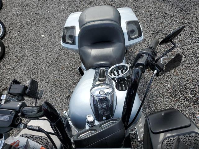 1HD1KHC11PB647067 - 2023 HARLEY-DAVIDSON FLTRX Srebrny zdjęcie 5