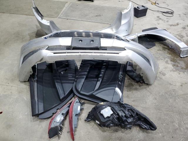 3FA6P0HD6JR222479 - 2018 FORD FUSION SE SILVER photo 12