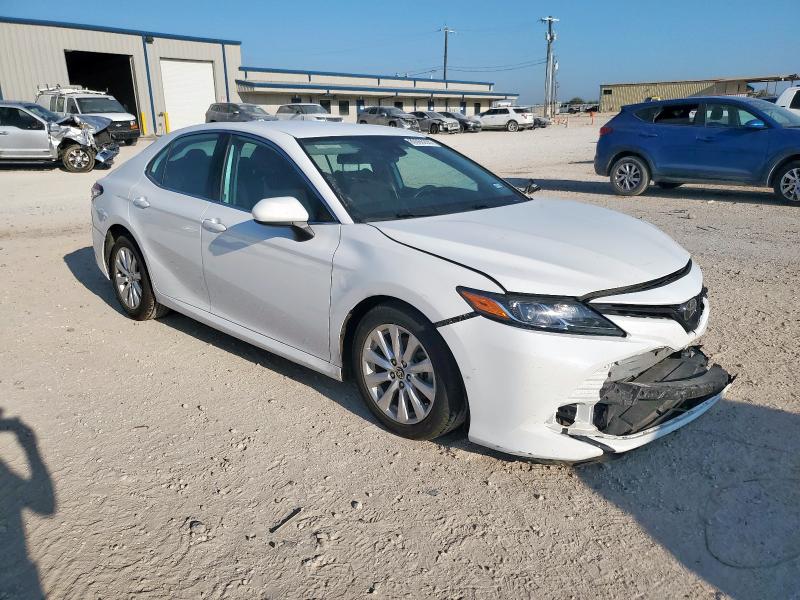 4T1C11AK6LU357188 - 2020 TOYOTA CAMRY LE WHITE photo 4