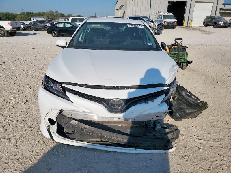 4T1C11AK6LU357188 - 2020 TOYOTA CAMRY LE WHITE photo 5