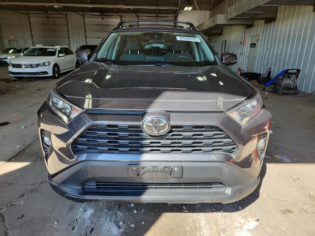 2T3P1RFV7KW053490 - 2019 TOYOTA RAV4 XLE GRAY photo 5
