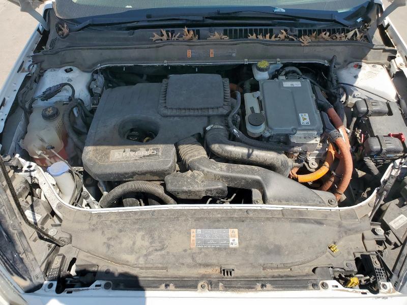 3FA6P0RU2KR223693 - 2019 FORD FUSION TITANIUM Weiß Foto 11